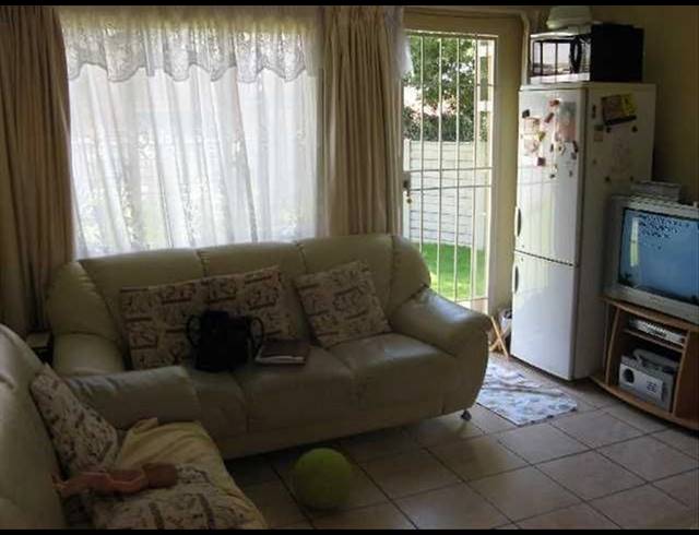 2 BEDROOM TOWNHOUSE FOR SALE IN GLEN MARAIS